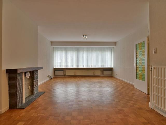 Ruim appartement met uniek zicht op stadspark en Brusselse Poort