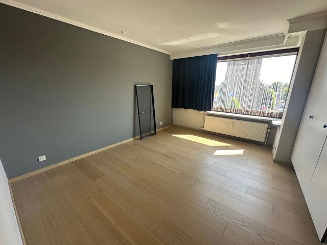 Ruim appartement met zicht op de markt in Tessenderlo
