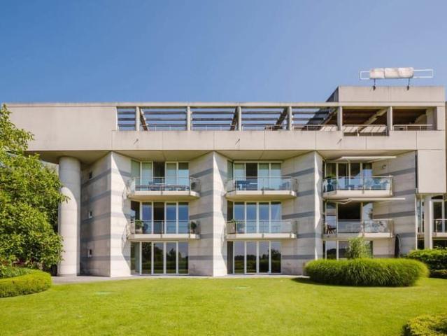 Ruim appartement met een prachtig zicht op de Leie te Deurle