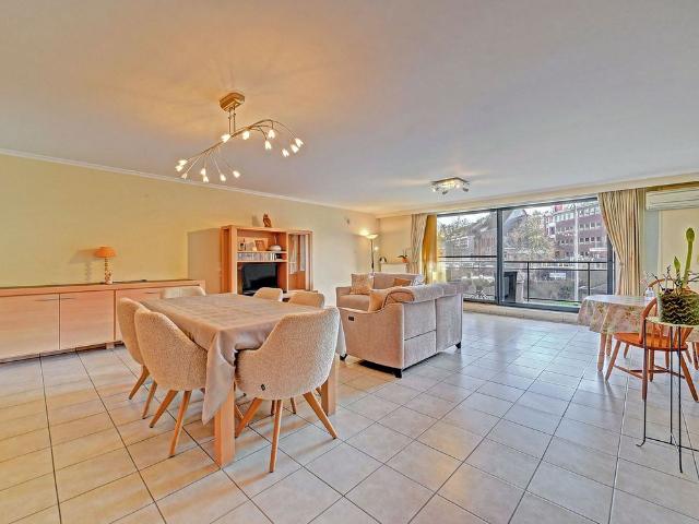 Ruim appartement met garage in Overijse