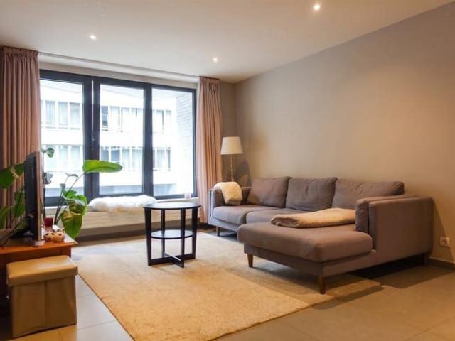 Ruim appartement nabij Sint Pietersstation te huur in Gent
