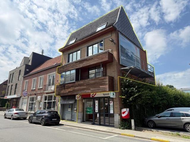 Ruim appartement in hartje Tielt met garagebox!