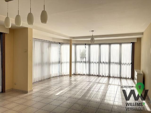 Ruim appartement in het centrum met 3 slpks