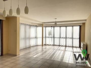 Ruim appartement in het centrum met 3 slpks