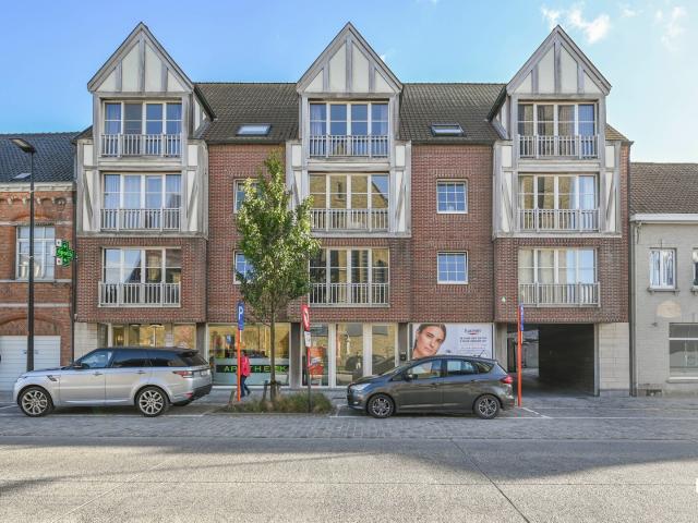 Ruim appartement in het centrum van Oostrozebeke
