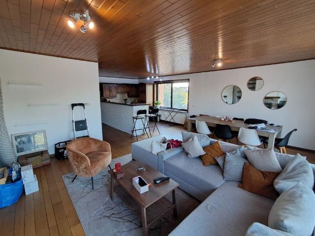 Ruim appartement te Sijsele
