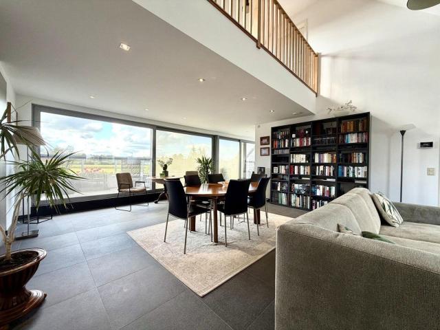 Ruim appartement van 180 m² met terras, garage en groen uitz
