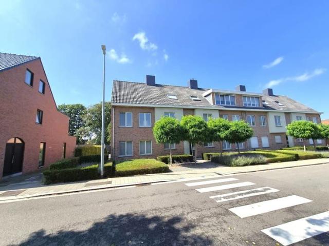 Ruim appartement 2 slaapkamers, lift, garage, gem. tuin