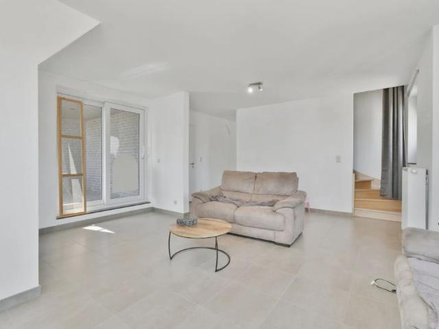 Ruim duplex appartement te huur in het centrum van Oudenburg