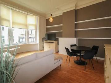 Ruim duplex appartement te huur in het hart van Roeselare