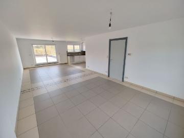 Ruim duplex appartement gelegen in het landelijke Strijtem