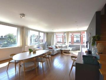 Ruim duplex appartement in hartje Rumbeke