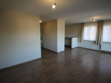 Ruim duplex appartement met 3 slaapkamers, 2 terrassen en garage op wandelafstand van het centrum