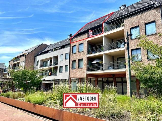 Ruim duplex appartement met 3 slaapkamers in hartje Bilzen
