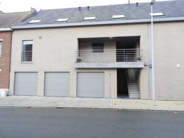 Ruim duplex appartement met garage en 3 slaapkamers in Deinze