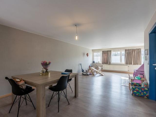 Ruim duplex appartement met zonnig terras