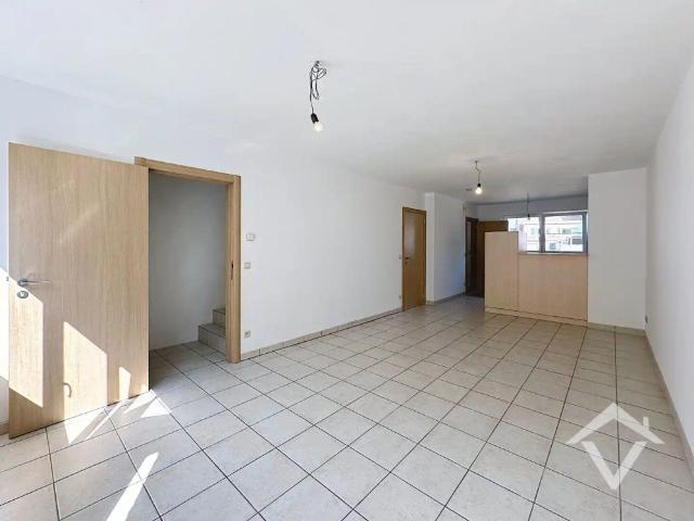 Ruim duplex appartement met zonnig terras in centrum Koekelare