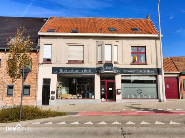 Ruim duplex appartement op centrale ligging te Asse