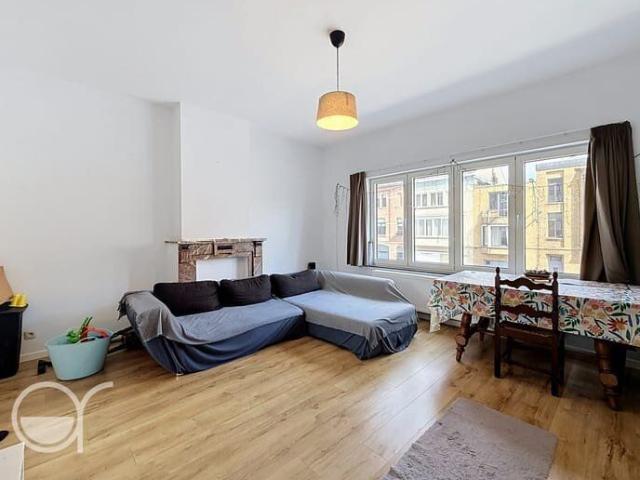 Ruim duplex appartement op goede locatie