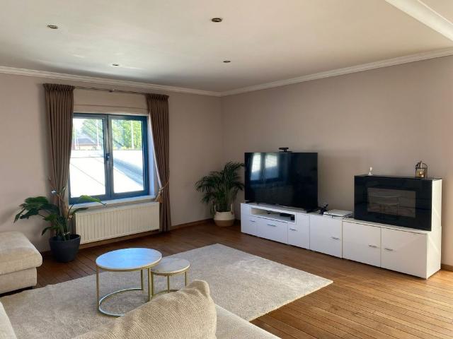 Ruim duplexappartement met 3 slpks in Zonhoven