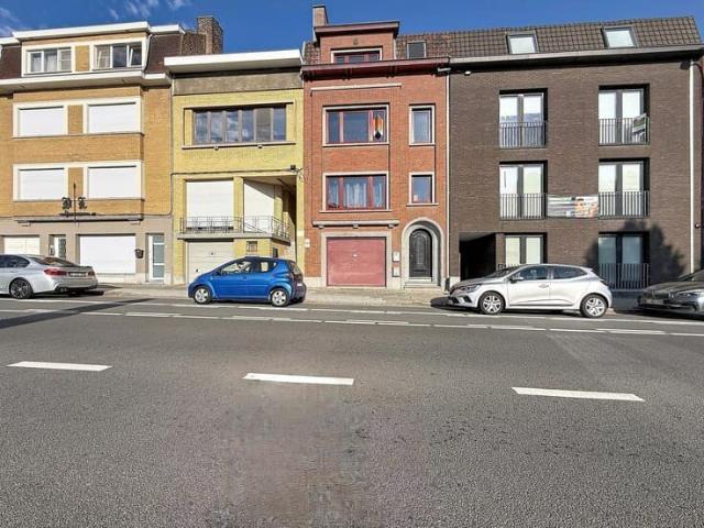 Ruim duplexappartement te huur in Kortrijk – vlakbij cent.