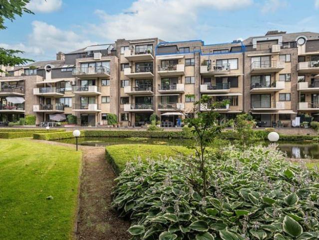 Ruim dakappartement met 2 terrassen en ondergrondse garage