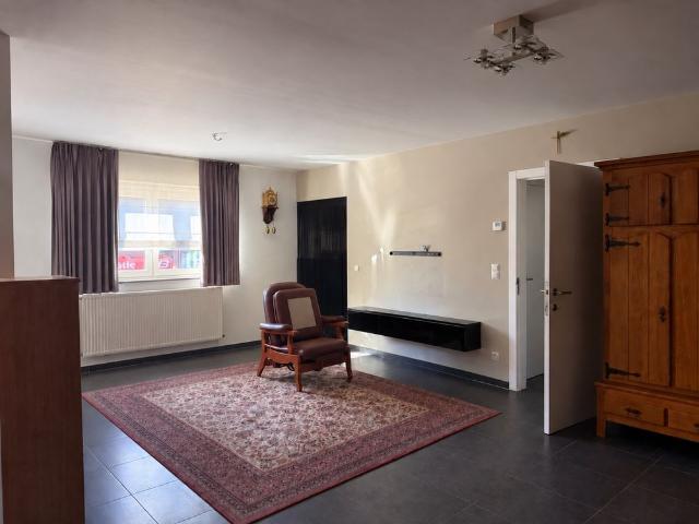 Ruim en modern 2 slaapkamerappartement met terras en ondergrondse staanplaats