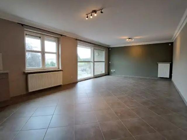 Ruim en energiezuinig appartement met TERRAS en GARAGE te huur in Oedelem