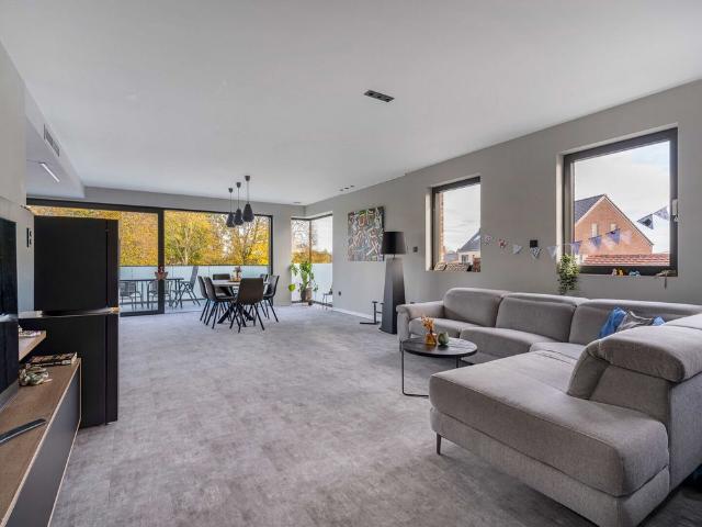 Ruim en energiezuinig duplex penthouse op toplocatie in Retie