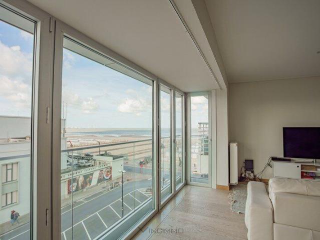 Ruim en gemeubeld appartement met 3 slaapkamers en zeezicht!