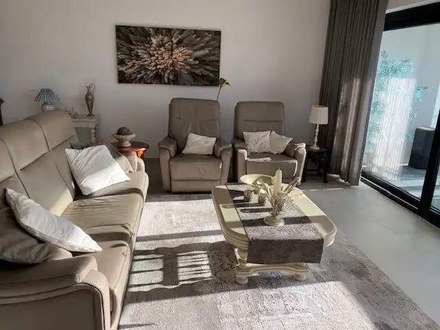 Ruim en instapklaar appartement met 3 slaapkamers, 2 terrassen en garage