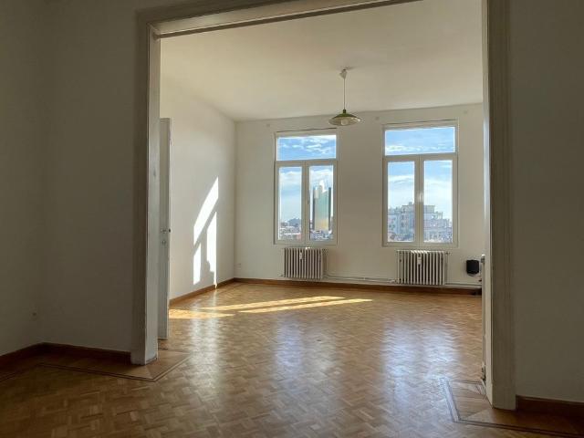 Ruim en licht appartement op het hippe Zuid