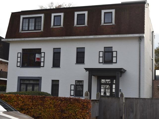 Ruim en licht appartement te 's Gravenwezel