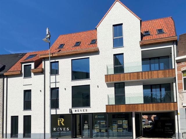 Ruim en lichtrijk 2 slaapkamer appartement met groot terras