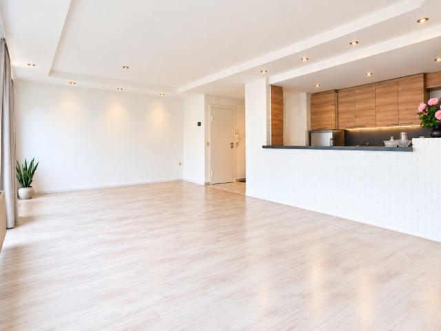 Ruim en lichtrijk 2 slaapkamerappartement 95m² met garage