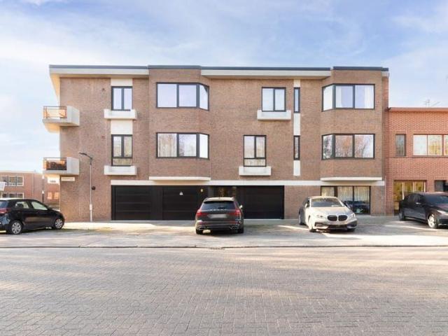 Ruim en lichtrijk appartement aan centrum Wilrijk