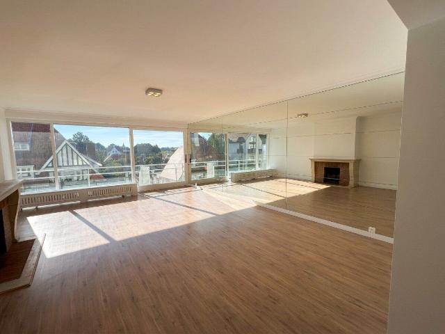 Ruim en lichtrijk appartement in het hart van Het Zoute
