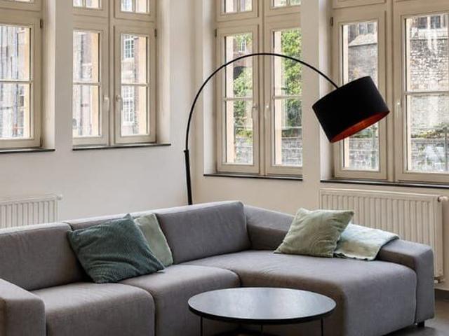Ruim en lichtrijk appartement met 2 slaapkamers aan het wat
