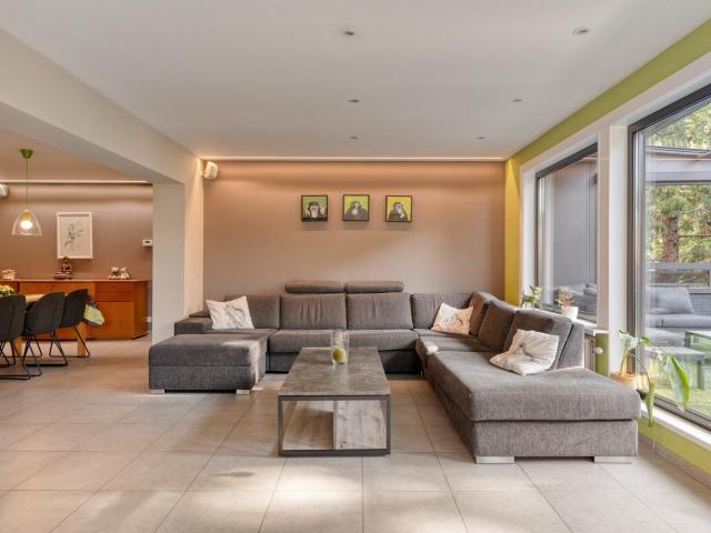 Ruim en lichtrijk appartement met 4 slpk. en groot terras