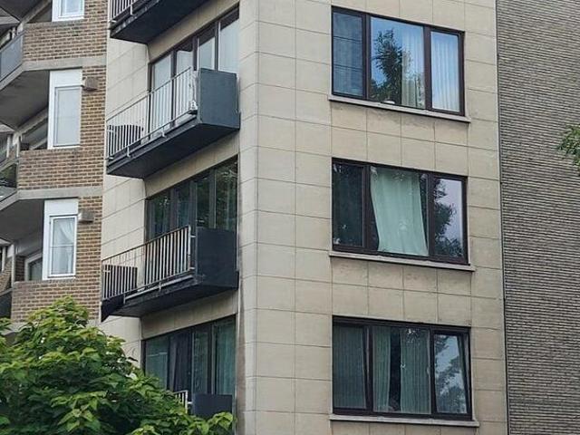RUIM EN LICHTRIJK HOEKAPPARTEMENT MET 3 SLAAPKAMERS
