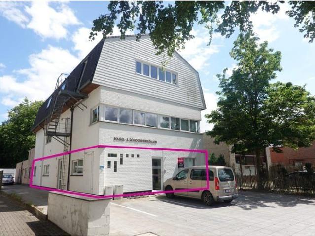 Ruim gelijkvloers appartement met koertje