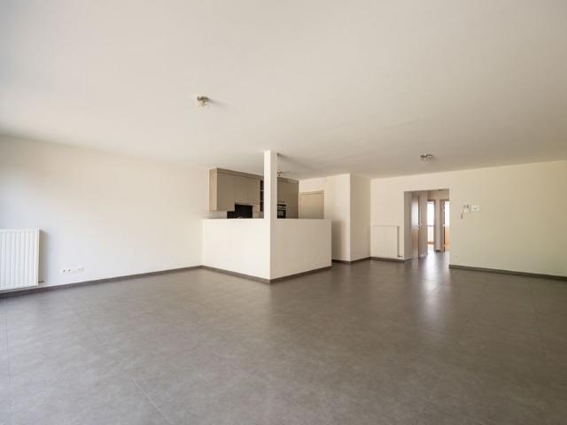 Ruim gelijkvloers appartement met tuin op toplocatie