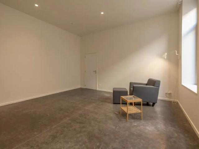 Ruim gelijkvloers appartement met zonnige tuin op toplocatie