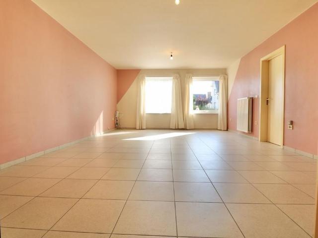 Ruim gelijkvloersappartement met 1 slpk & standplaats voor 740 EUR/mnd