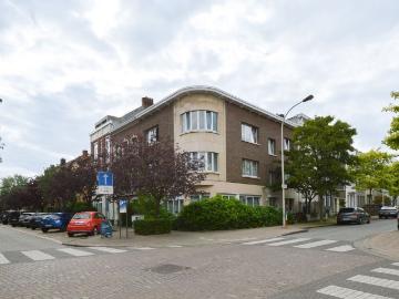 RUIM GELIJKVLOERSAPPARTEMENT MET 2 SLAAPKAMERS
