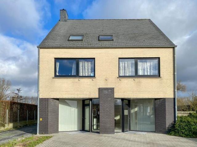 Ruim gelijkvloersappartement met 2 slaapkamers