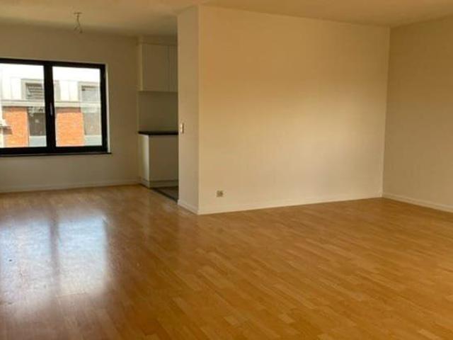 Ruim gerenoveerd appartement met 3 slaapkamers in half open