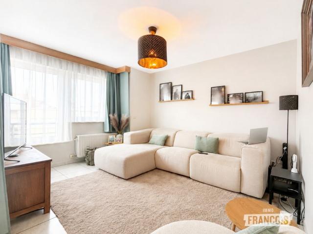 Ruim, instapklaar appartement met 2 slaapkamers en zonnig terras