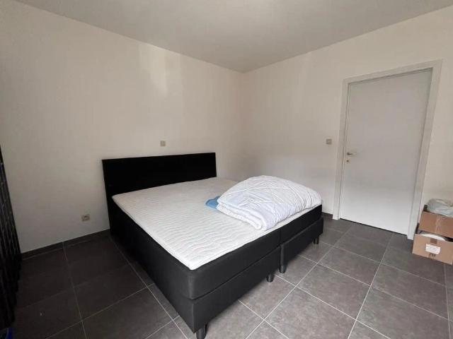 ruim instapklaar éénslaapkamerappartement op het gelijkvloers