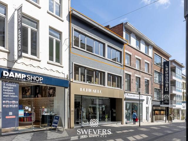 Ruim instapklare duplex appartement met 3 slaapkamers en lift in centrum Hasselt